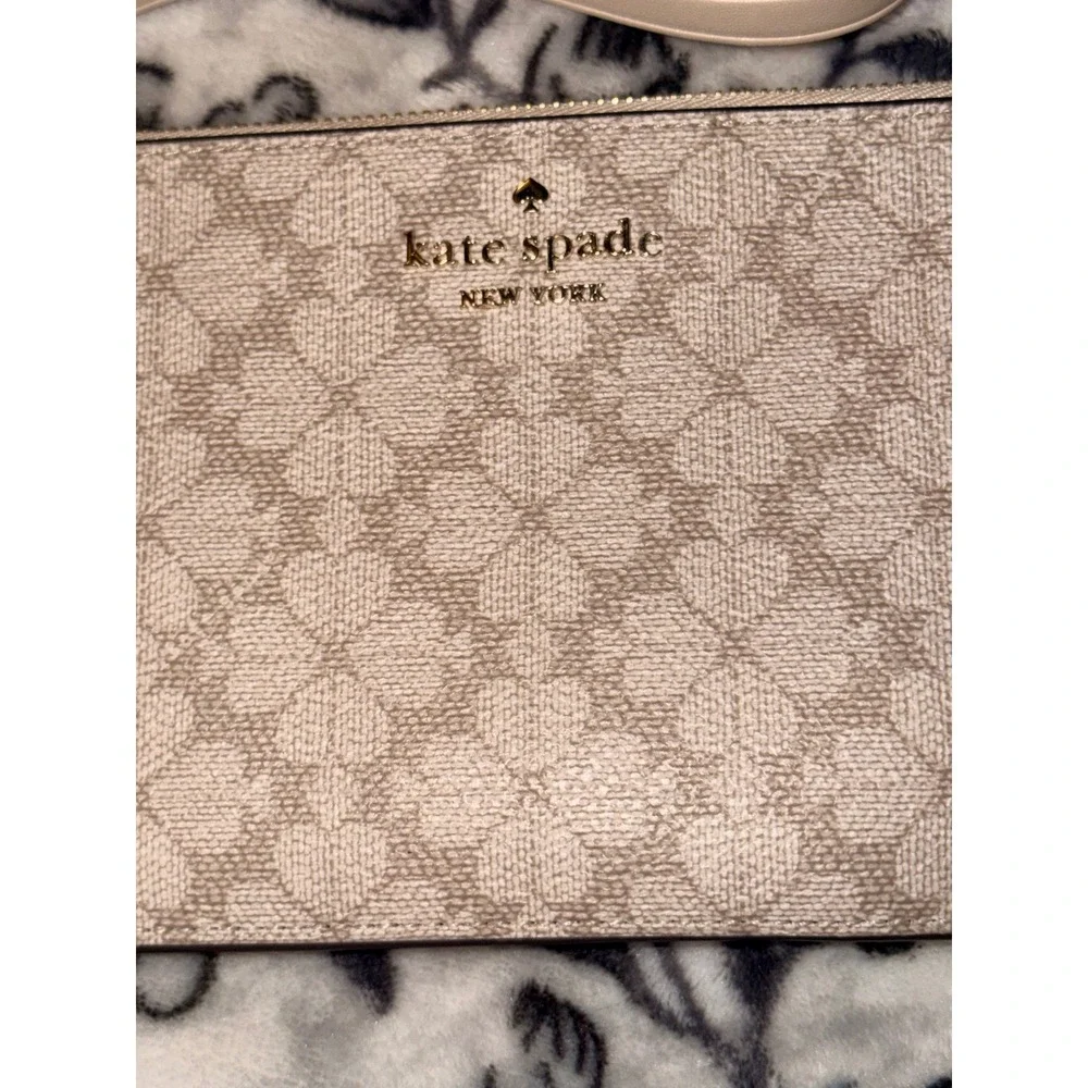 Kate Spade New York Lucy Spade flower Wristlet Pouch Cream Tan Gold Hardware